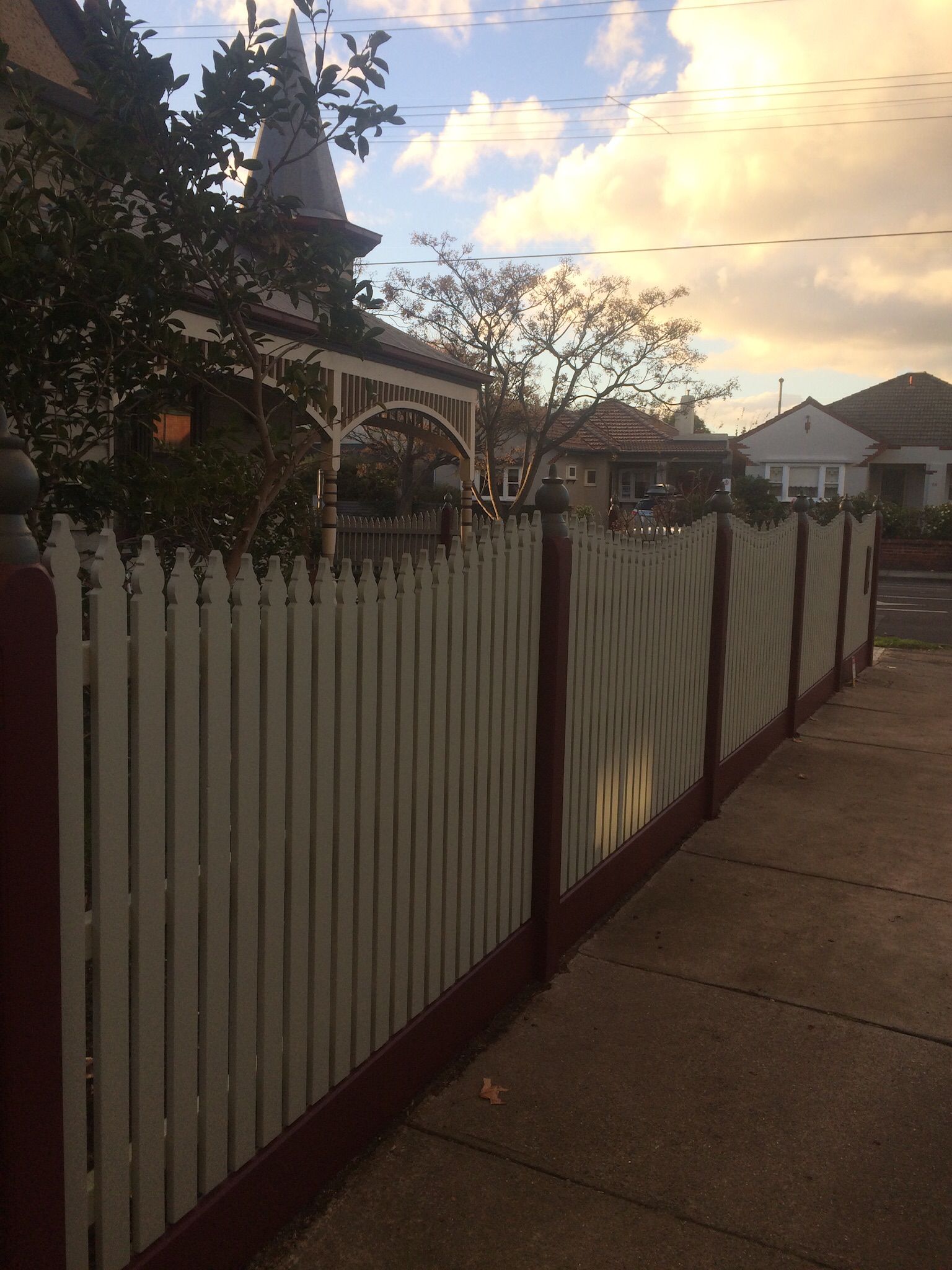 Exterior Fences                                                                                                                                        <p>BEFORE:&nbsp;</p>

<p><img alt="" src="/Images/20220122-2301-Project-Item-82a75c8b-f42b-4942-bf00-1ff579441a3c.jpg" style="height:400px; width:300px" /></p>

<p>AFTER:&nbsp;</p>

<p><img alt="" src="/Images/20220122-2301-Project-Item-47105ccb-0bc7-42bc-b7e8-08f3b784833b.jpg" style="height:400px; width:300px" /><img alt="" src="/Images/20220122-2301-Project-Item-37f7db35-cb37-4151-a59f-d32125116e5e.jpg" style="height:400px; width:300px" /></p>
